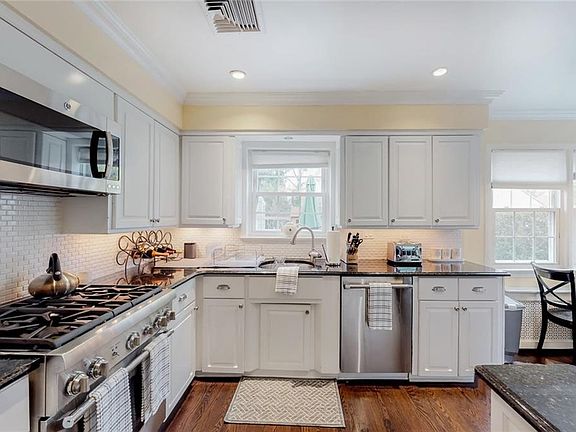 5th image of 36 Deerfield Ave