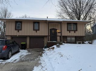 316 SW Killarney Ln, Blue Springs, MO 64014