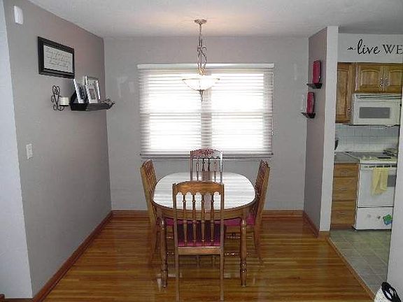 5th image of 2407 N Van Buren St