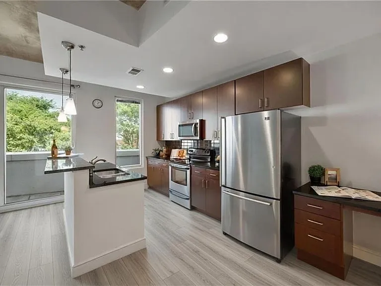44 Peachtree Pl #428 — Photo 6
