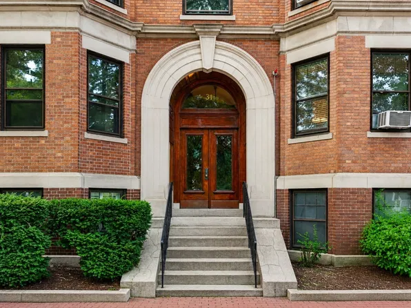 31 Linnaean St Unit 2, Cambridge, MA 02138