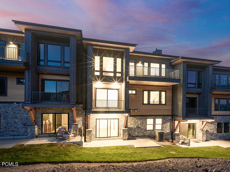 2nd image of 1953 W Osprey Ct