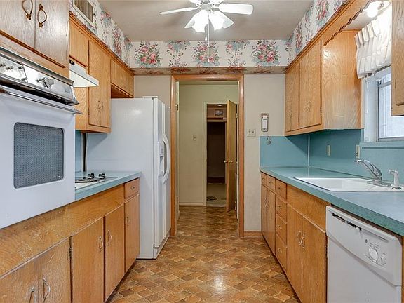 5th image of 2311 Pinebluff Dr