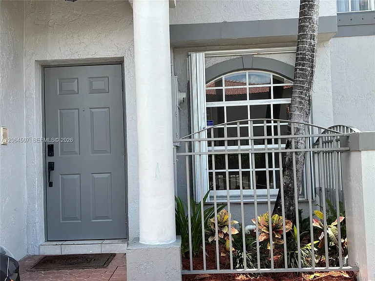 11440 NW 50th Ter — Photo 3