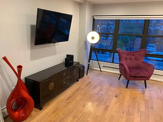 Rented by Real Broker NY LLC | media 2