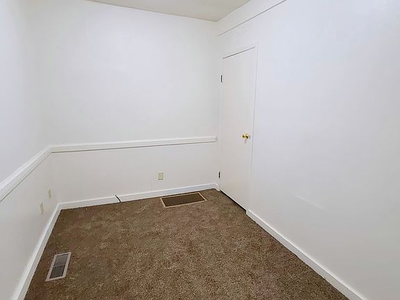 5th image of 310 W Lexington Ave APT A