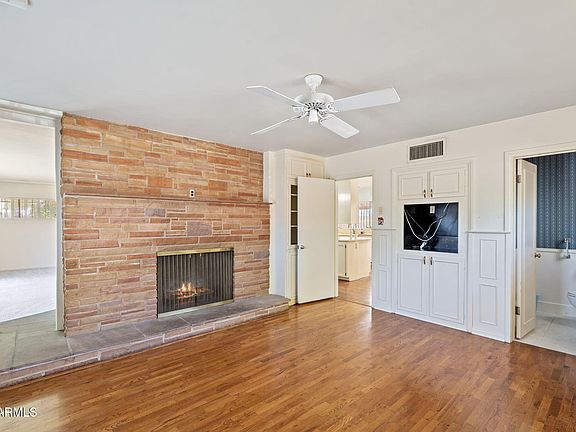 3rd image of 102 E Bethany Home Road Road