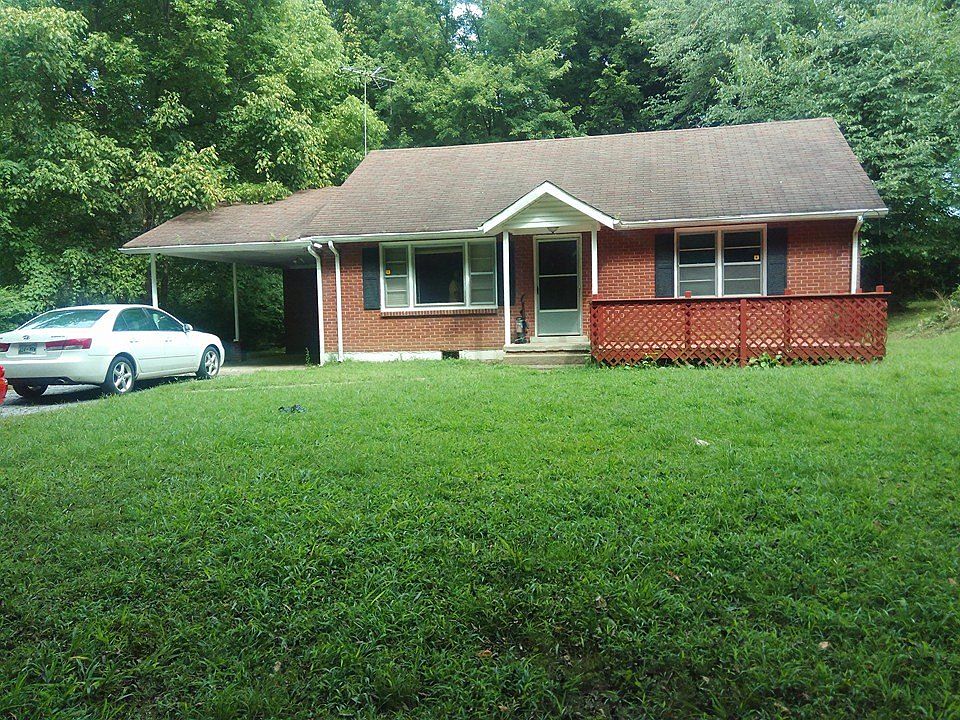 1st image of 400 Plum St