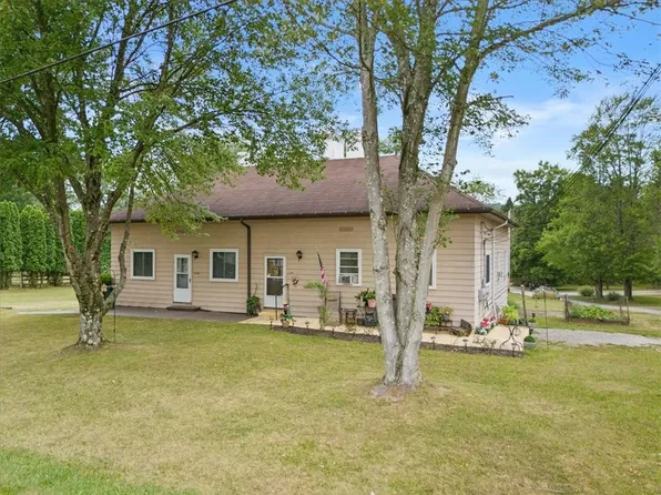 2289 W Hardies Rd, Gibsonia, PA 15044