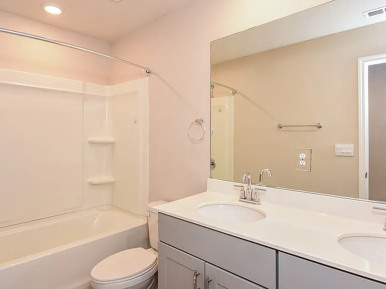 6068 Hickory Creek Ct — Photo 15