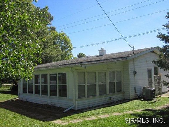 3rd image of 1961 E Union Ave