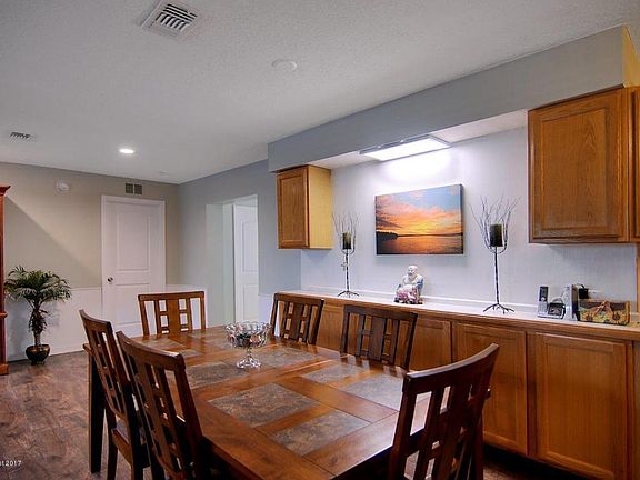 5th image of 612 Dartmouth Ave