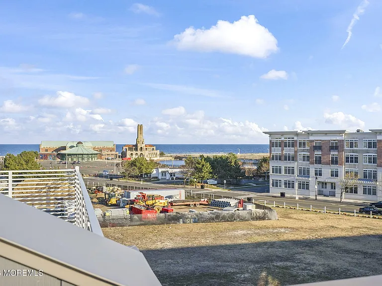 300 Asbury Ave #14 — Photo 30
