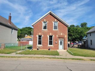 1609 Rhomberg Ave, Dubuque, IA 52001