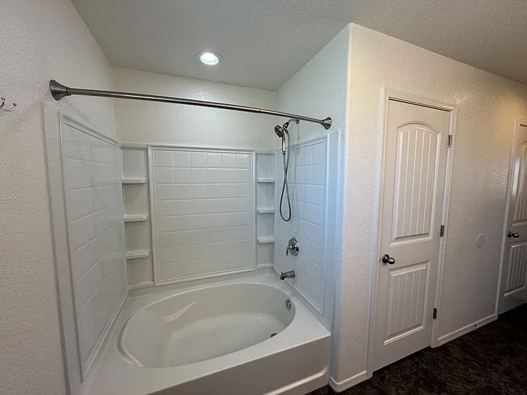 5244 Encanto Dr — Photo 17
