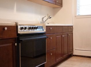 5 E Golf Club Ln APT C3, Paoli, PA 19301