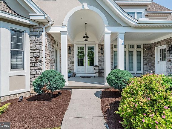 4th image of 5029 Heatherington Way