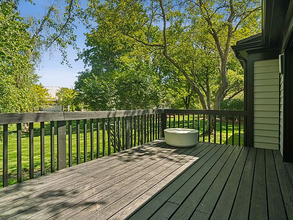 3rd image of 4643 Lake Point Cir