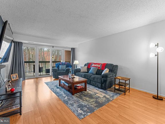 3rd image of 11820 Breton Ct APT 12B