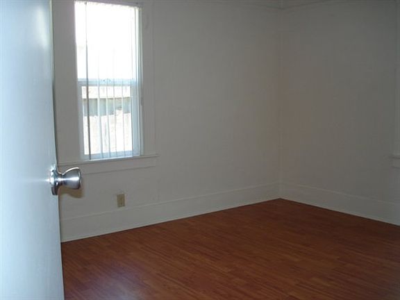 5th image of 1315 E St APT 1