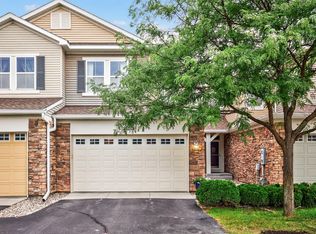 9450 Washington Cir, Chanhassen, MN 55317