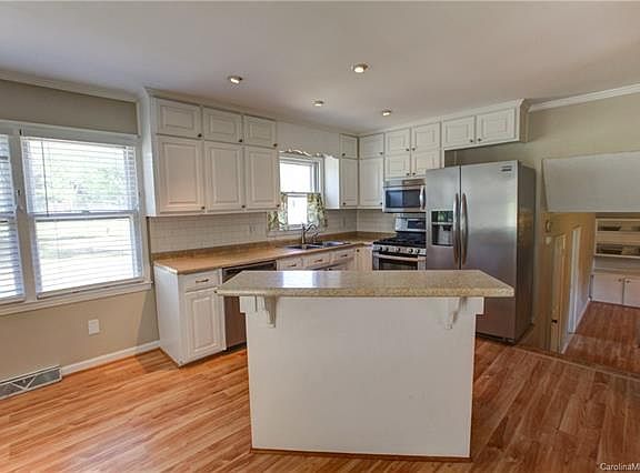 5th image of 510 Oregon Way