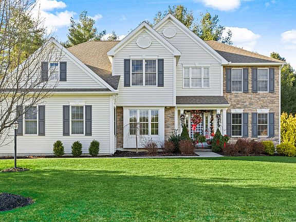 2nd image of 30 Cygnet Cir