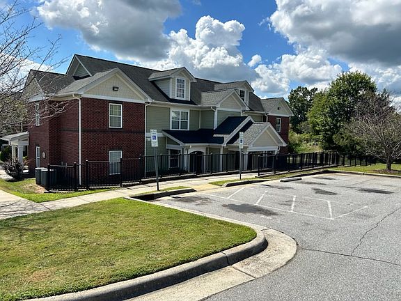 5th image of 2810 Orchard Creek Ln #2B-1Ba-1074Sqft