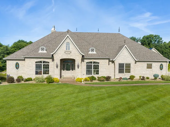 7067 Akron Ave NW, Canal Fulton, OH 44614