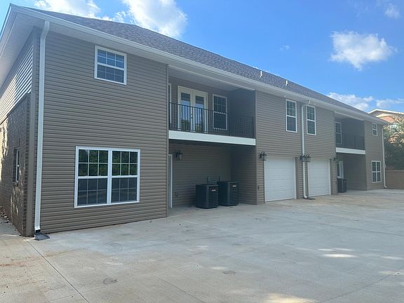 3rd image of 7226 Deane Hill Dr