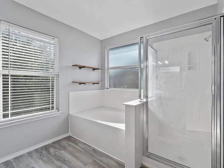 120 Brazos Ln — Photo 16