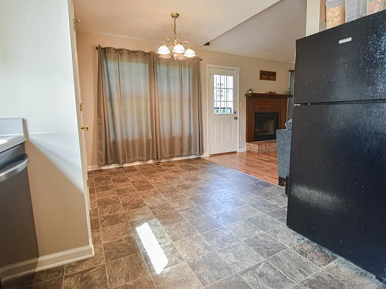204 Windmeade Cir — Photo 7