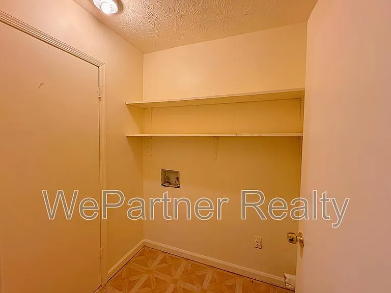 7416 Dartmouth Ct — Photo 15