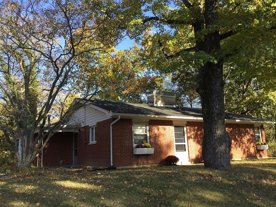 2131 Hill Crest Dr, Highland, IL 62249 Zillow