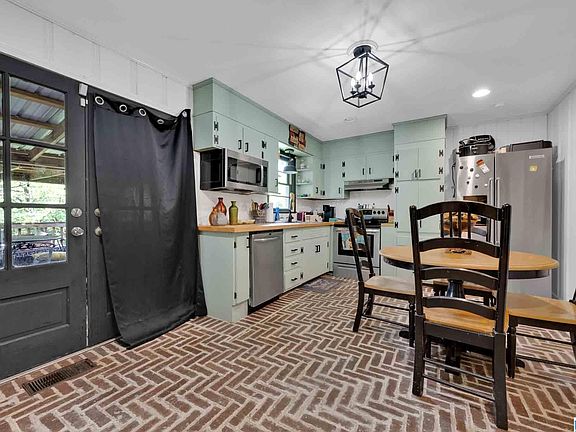 5th image of 66 Virginia St