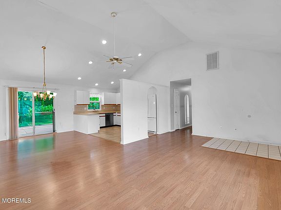 3rd image of 313 Tennessee Drive