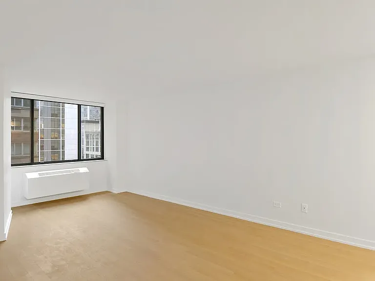 75 W End Ave #S7J — Photo 3