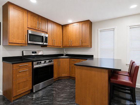 2nd image of 6 Snowbird Lane