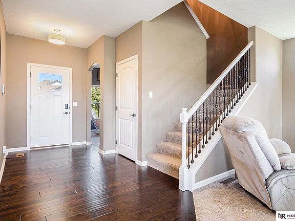4th image of 10507 S 110th St