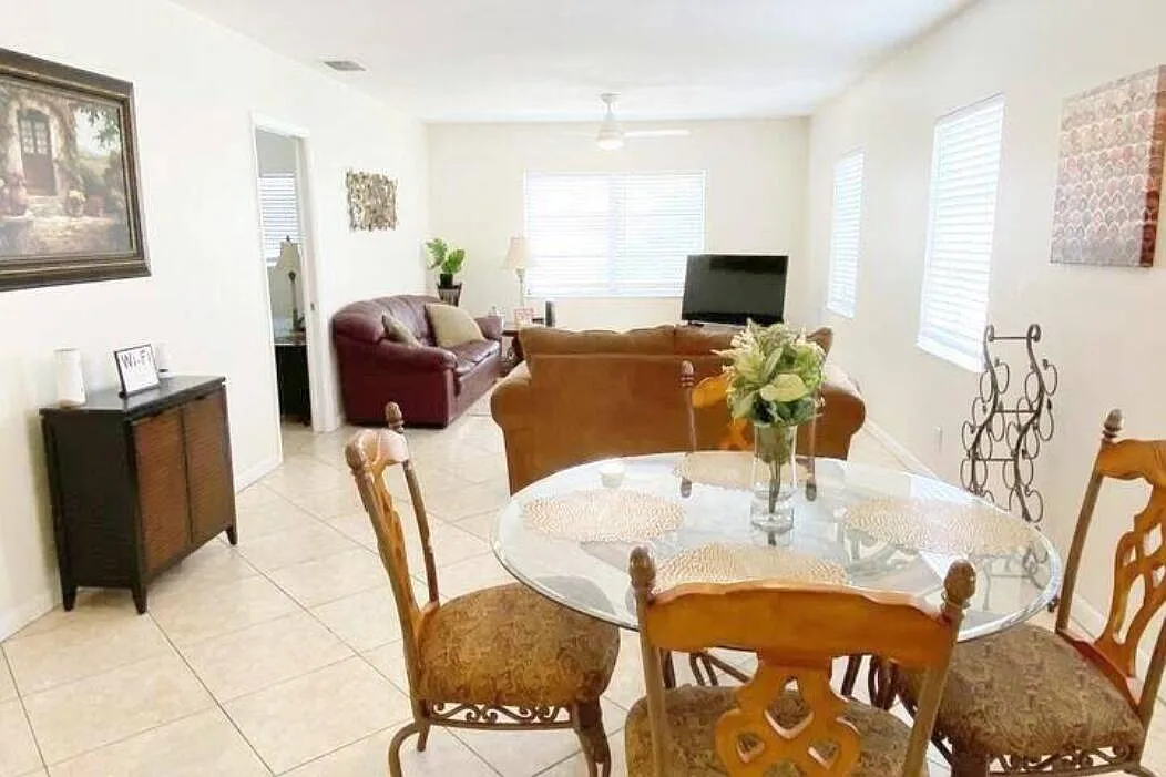 2 bed, 2.0 bath, 1100 sqft, $2,900 — Photo 1