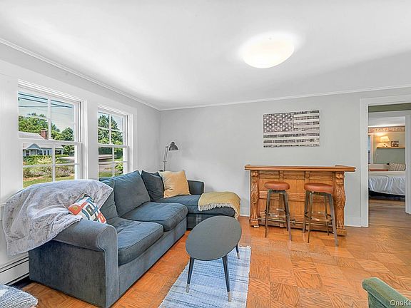 5th image of 1825 Main Bayview Rd