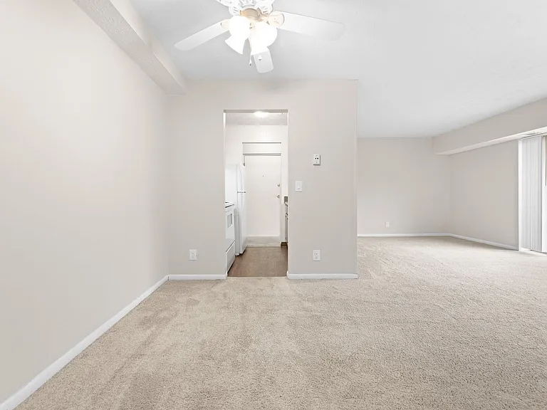 The Hillcrest Apartments — Photo 81