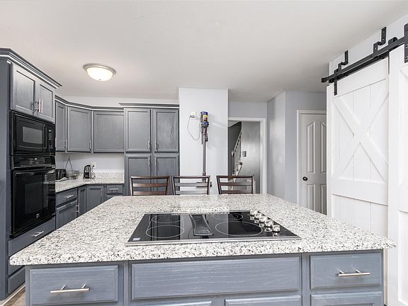 5th image of 3231 Veranda Cir