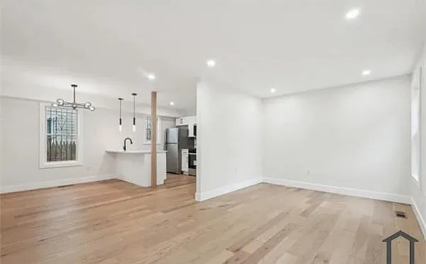 2 bed, $2,500 — Photo 4