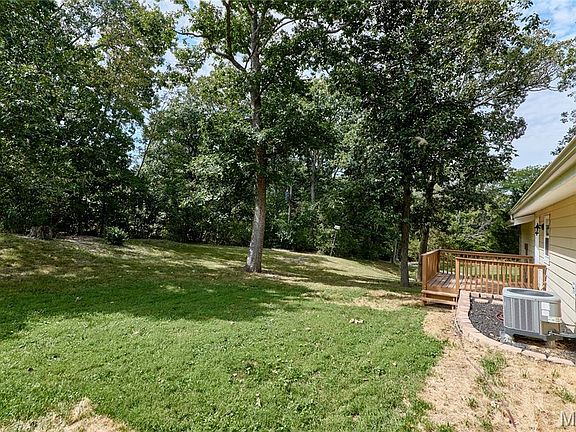 3rd image of 408 Raymond Dr