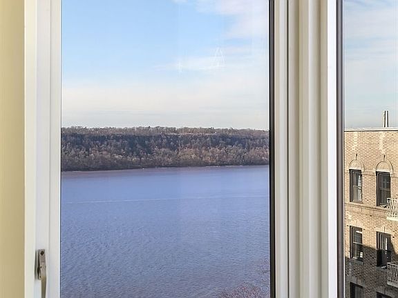 4th image of 250 Cabrini Blvd APT 8C