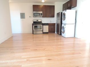 2176 37th St, Astoria, NY 11105