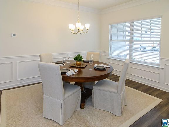 4th image of 355 Lakeridge Dr