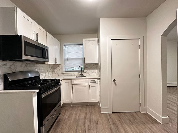 3rd image of 20 Seidler St #6E