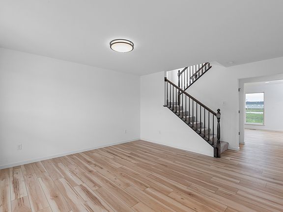 5th image of 308 Freedom Dr